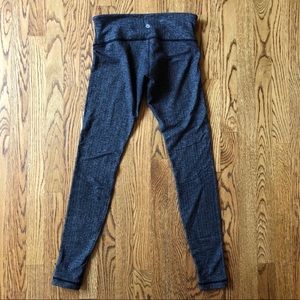 Lululemon herringbone winder under leggings
